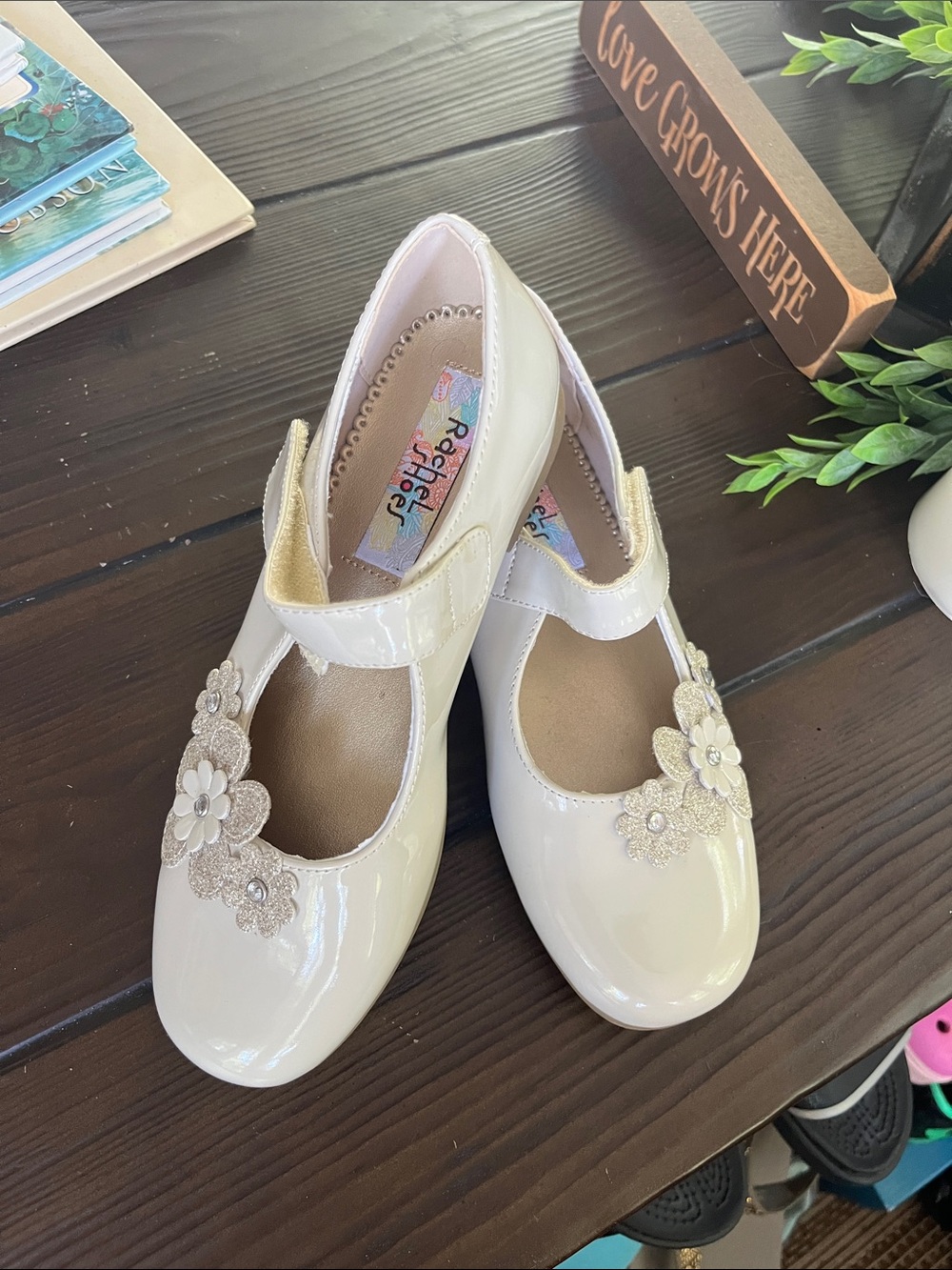 Rachel Shoes Cream Patent Mary Jane with Sparkle Floral Accents NWOT